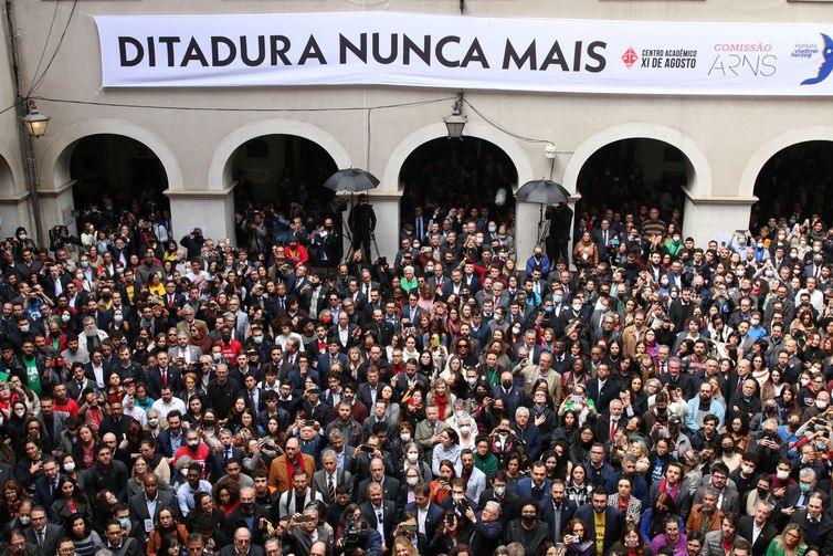 Os Manifestos Em Defesa Da Democracia Jornal Do Dia